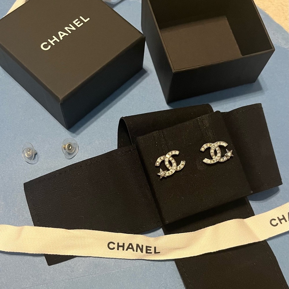 Vintage Chanel CC Earring